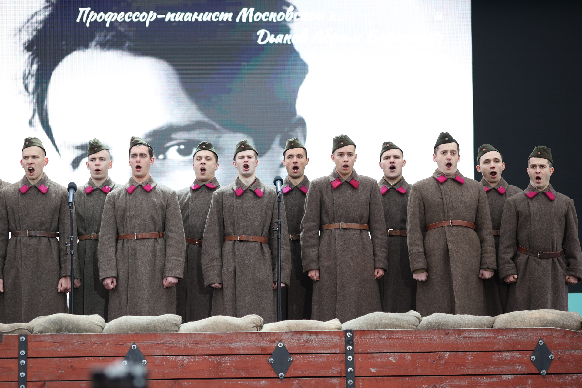 Красная площадь в москве выставка военной техники. Парад в Москве 1941. Парад 7 ноября 1941. Парад 7 ноября 1941 года в Москве на красной площади. Парад на красной площади 7 ноября 1941 г..